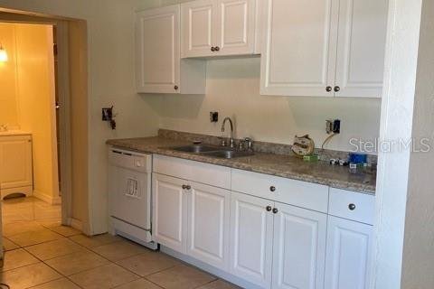 Casa en alquiler en Saint Petersburg, Florida, 3 dormitorios, 115.29 m2 № 1879594 - foto 7