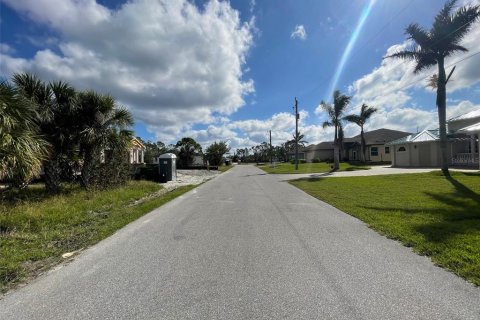 Terreno en venta en Port Charlotte, Florida № 1447663 - foto 6