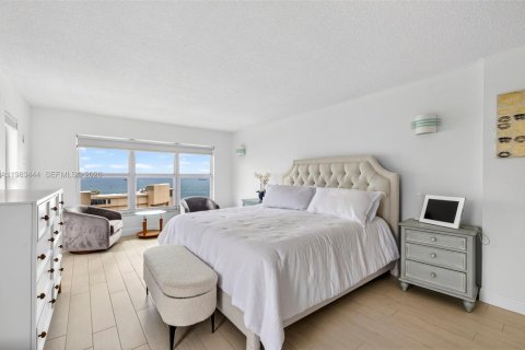 Снять в аренду кондоминиум в Форт-Лодердейл, Флорида 2 спальни, 111.67м2, № 2051257 - фото 17