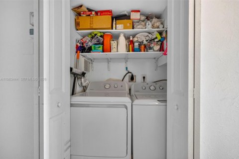 Снять в аренду кондоминиум в Форт-Лодердейл, Флорида 2 спальни, 111.67м2, № 2051257 - фото 26