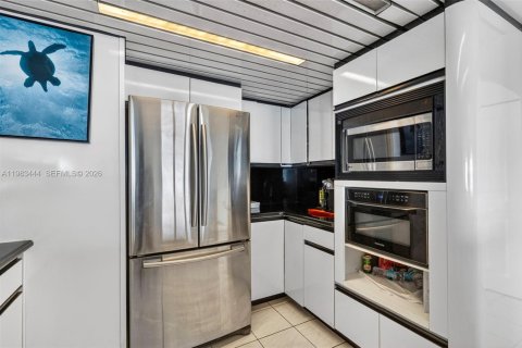 Снять в аренду кондоминиум в Форт-Лодердейл, Флорида 2 спальни, 111.67м2, № 2051257 - фото 12