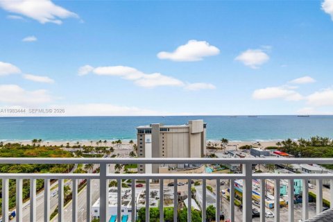 Снять в аренду кондоминиум в Форт-Лодердейл, Флорида 2 спальни, 111.67м2, № 2051257 - фото 22