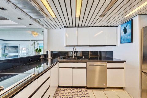 Снять в аренду кондоминиум в Форт-Лодердейл, Флорида 2 спальни, 111.67м2, № 2051257 - фото 10