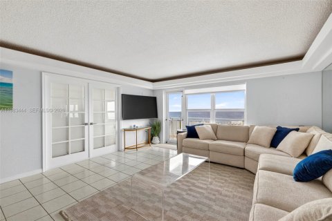 Снять в аренду кондоминиум в Форт-Лодердейл, Флорида 2 спальни, 111.67м2, № 2051257 - фото 8