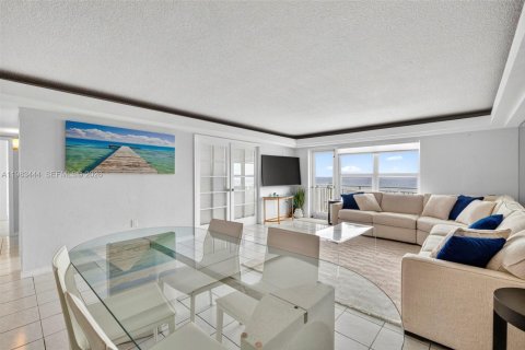 Снять в аренду кондоминиум в Форт-Лодердейл, Флорида 2 спальни, 111.67м2, № 2051257 - фото 7