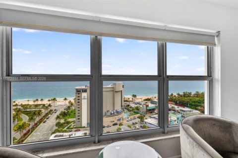 Снять в аренду кондоминиум в Форт-Лодердейл, Флорида 2 спальни, 111.67м2, № 2051257 - фото 18