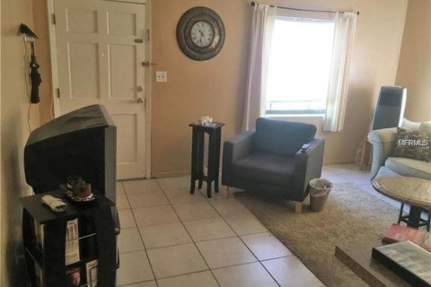 Dúplex en venta en Tampa, Florida, 4 dormitorios, 151.62 m2 № 2273075 - foto 12