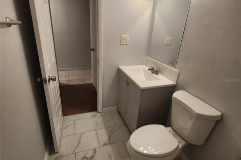 Dúplex en venta en Tampa, Florida, 4 dormitorios, 151.62 m2 № 2273075 - foto 3