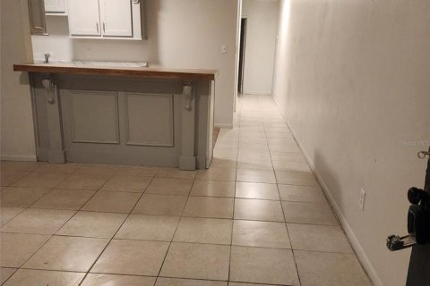 Dúplex en venta en Tampa, Florida, 4 dormitorios, 151.62 m2 № 2273075 - foto 7
