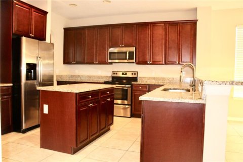 House in Windermere, Florida 4 bedrooms, 228.54 sq.m. № 1901073 - photo 3