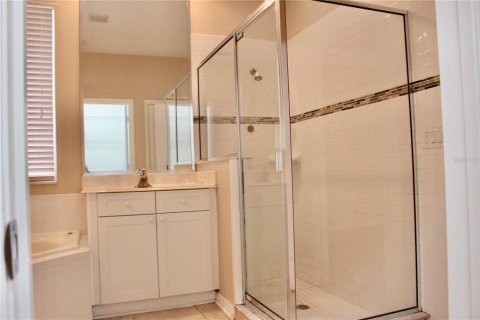 House in Windermere, Florida 4 bedrooms, 228.54 sq.m. № 1901073 - photo 8