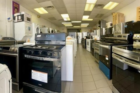 Commercial property in Kissimmee, Florida 111.48 sq.m. № 2213635 - photo 10