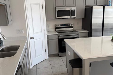 Touwnhouse à louer à Lakeland, Floride: 3 chambres, 153.47 m2 № 2119399 - photo 3