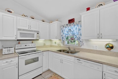 Villa ou maison à vendre à Palm Coast, Floride: 3 chambres, 133.59 m2 № 2147765 - photo 2