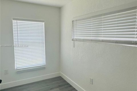 Купить виллу или дом в Майами, Флорида 2 спальни, 74.14м2, № 2027043 - фото 14