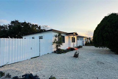 Купить виллу или дом в Майами, Флорида 2 спальни, 74.14м2, № 2027043 - фото 3