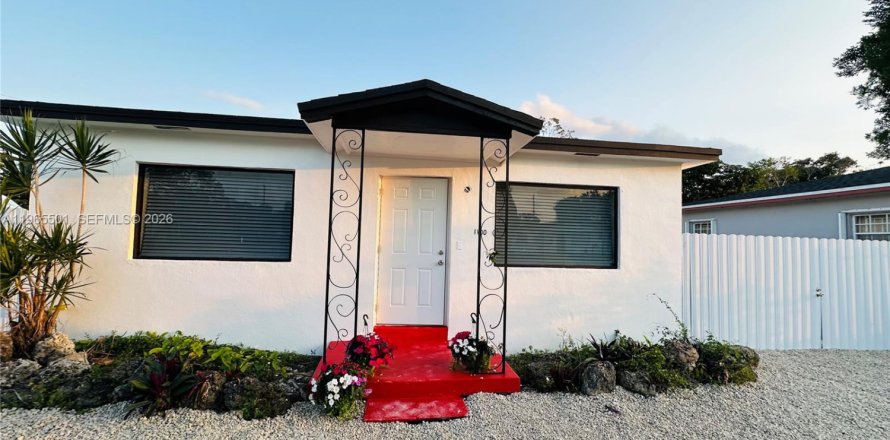 Дом в Майами, Флорида 2 спальни, 74.14м2 № 2027043