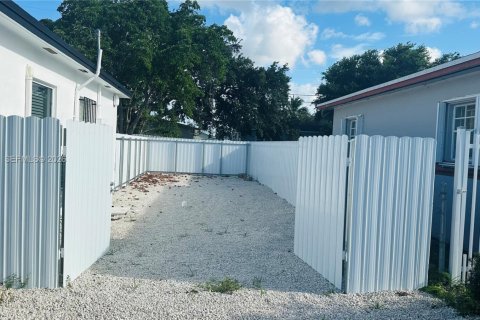 Купить виллу или дом в Майами, Флорида 2 спальни, 74.14м2, № 2027043 - фото 24