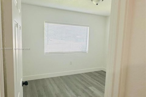 Купить виллу или дом в Майами, Флорида 2 спальни, 74.14м2, № 2027043 - фото 11