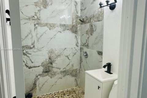 Купить виллу или дом в Майами, Флорида 2 спальни, 74.14м2, № 2027043 - фото 19
