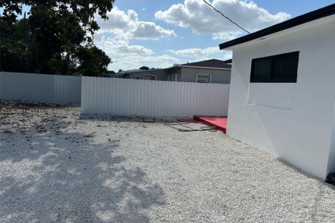 Купить виллу или дом в Майами, Флорида 2 спальни, 74.14м2, № 2027043 - фото 5