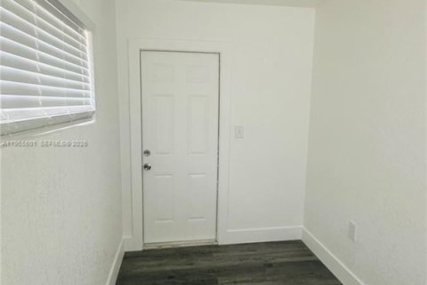 Купить виллу или дом в Майами, Флорида 2 спальни, 74.14м2, № 2027043 - фото 13