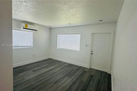 Купить виллу или дом в Майами, Флорида 2 спальни, 74.14м2, № 2027043 - фото 9