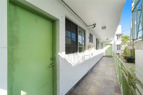 Condo in Miami Beach, Florida, 1 bedroom  № 1709994 - photo 13