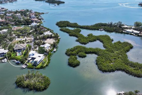 House in Sarasota, Florida 4 bedrooms, 345.69 sq.m. № 1745526 - photo 9