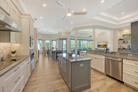 House in Sarasota, Florida 4 bedrooms, 345.69 sq.m. № 1745526 - photo 26