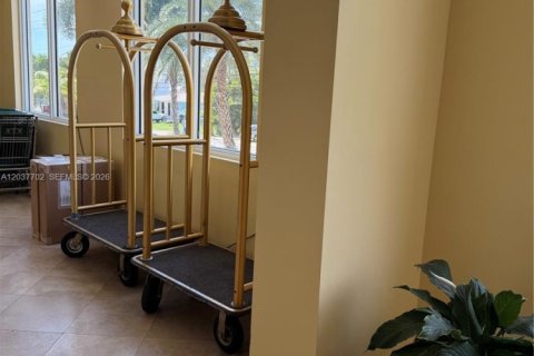 Copropriété à louer à Miami, Floride: 2 chambres, 76.92 m2 № 2262662 - photo 5