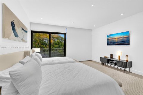 Villa ou maison à louer à Bay Harbor Islands, Floride: 7 chambres, 463.58 m2 № 2036770 - photo 18