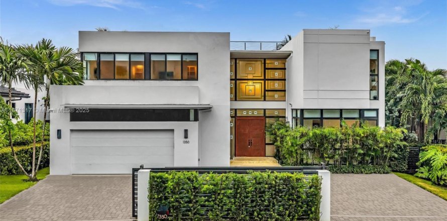 Villa ou maison à Bay Harbor Islands, Floride 7 chambres, 463.58 m2 № 2036770