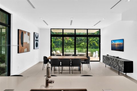 Villa ou maison à louer à Bay Harbor Islands, Floride: 7 chambres, 463.58 m2 № 2036770 - photo 6