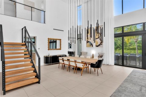 Villa ou maison à louer à Bay Harbor Islands, Floride: 7 chambres, 463.58 m2 № 2036770 - photo 9