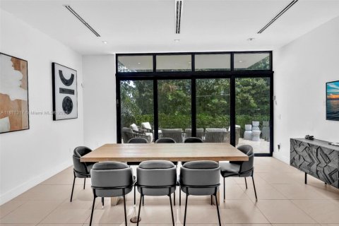 Villa ou maison à louer à Bay Harbor Islands, Floride: 7 chambres, 463.58 m2 № 2036770 - photo 7