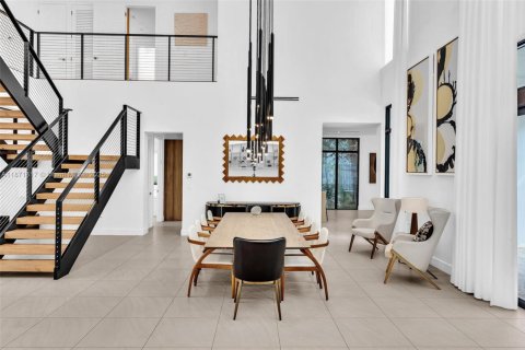 Villa ou maison à louer à Bay Harbor Islands, Floride: 7 chambres, 463.58 m2 № 2036770 - photo 12