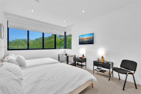 Villa ou maison à louer à Bay Harbor Islands, Floride: 7 chambres, 463.58 m2 № 2036770 - photo 24