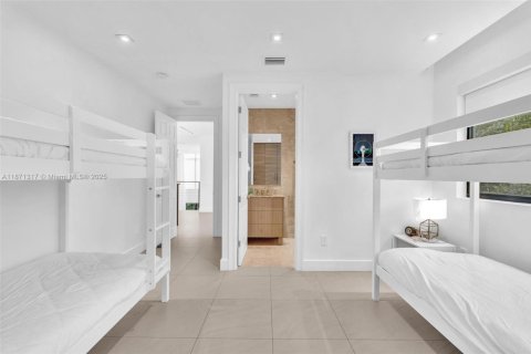 Villa ou maison à louer à Bay Harbor Islands, Floride: 7 chambres, 463.58 m2 № 2036770 - photo 30