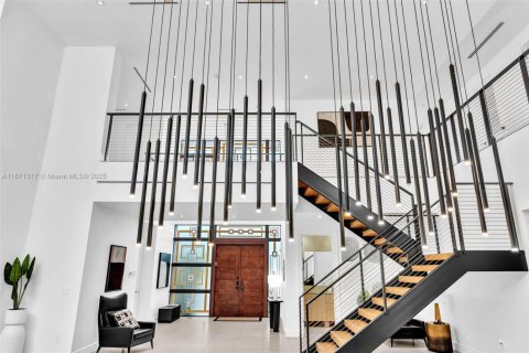 Villa ou maison à louer à Bay Harbor Islands, Floride: 7 chambres, 463.58 m2 № 2036770 - photo 17