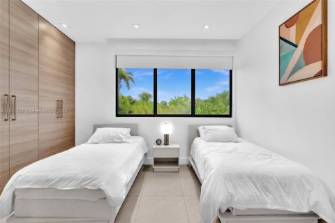 Villa ou maison à louer à Bay Harbor Islands, Floride: 7 chambres, 463.58 m2 № 2036770 - photo 28