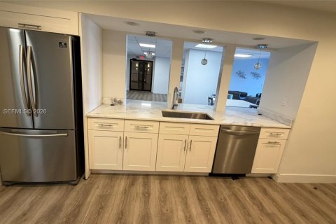 Condominio en venta en Fort Lauderdale, Florida, 1 dormitorio, 76.64 m2 № 1999117 - foto 4