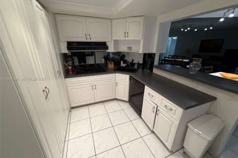 Condominio en venta en Fort Lauderdale, Florida, 1 dormitorio, 76.64 m2 № 1999117 - foto 5