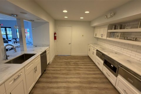 Condominio en venta en Fort Lauderdale, Florida, 1 dormitorio, 76.64 m2 № 1999117 - foto 9