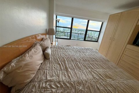 Condominio en venta en Fort Lauderdale, Florida, 1 dormitorio, 76.64 m2 № 1999117 - foto 11
