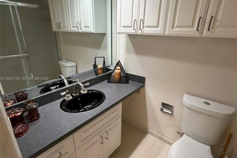 Condominio en venta en Fort Lauderdale, Florida, 1 dormitorio, 76.64 m2 № 1999117 - foto 6