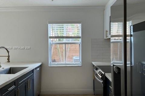 Adosado en alquiler en Miami, Florida, 2 dormitorios, 108.7 m2 № 2010558 - foto 12