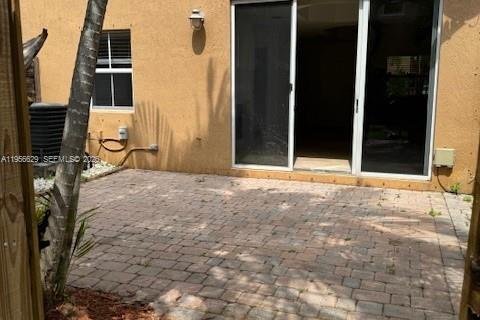 Adosado en alquiler en Miami, Florida, 2 dormitorios, 108.7 m2 № 2010558 - foto 27