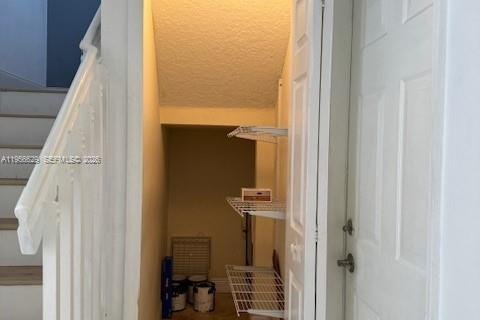 Adosado en alquiler en Miami, Florida, 2 dormitorios, 108.7 m2 № 2010558 - foto 20