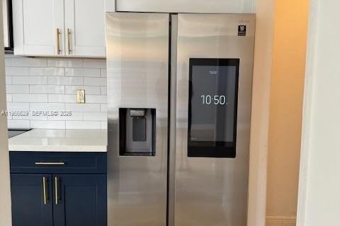 Adosado en alquiler en Miami, Florida, 2 dormitorios, 108.7 m2 № 2010558 - foto 15